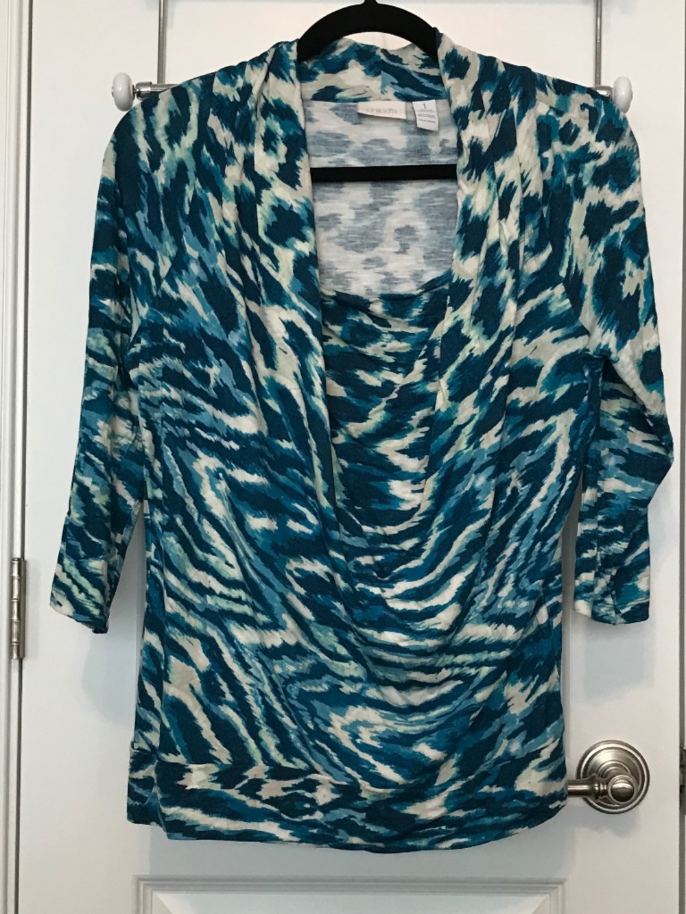 Chicos blue & white animal print 3/4 sleeve cowl neck top (M)